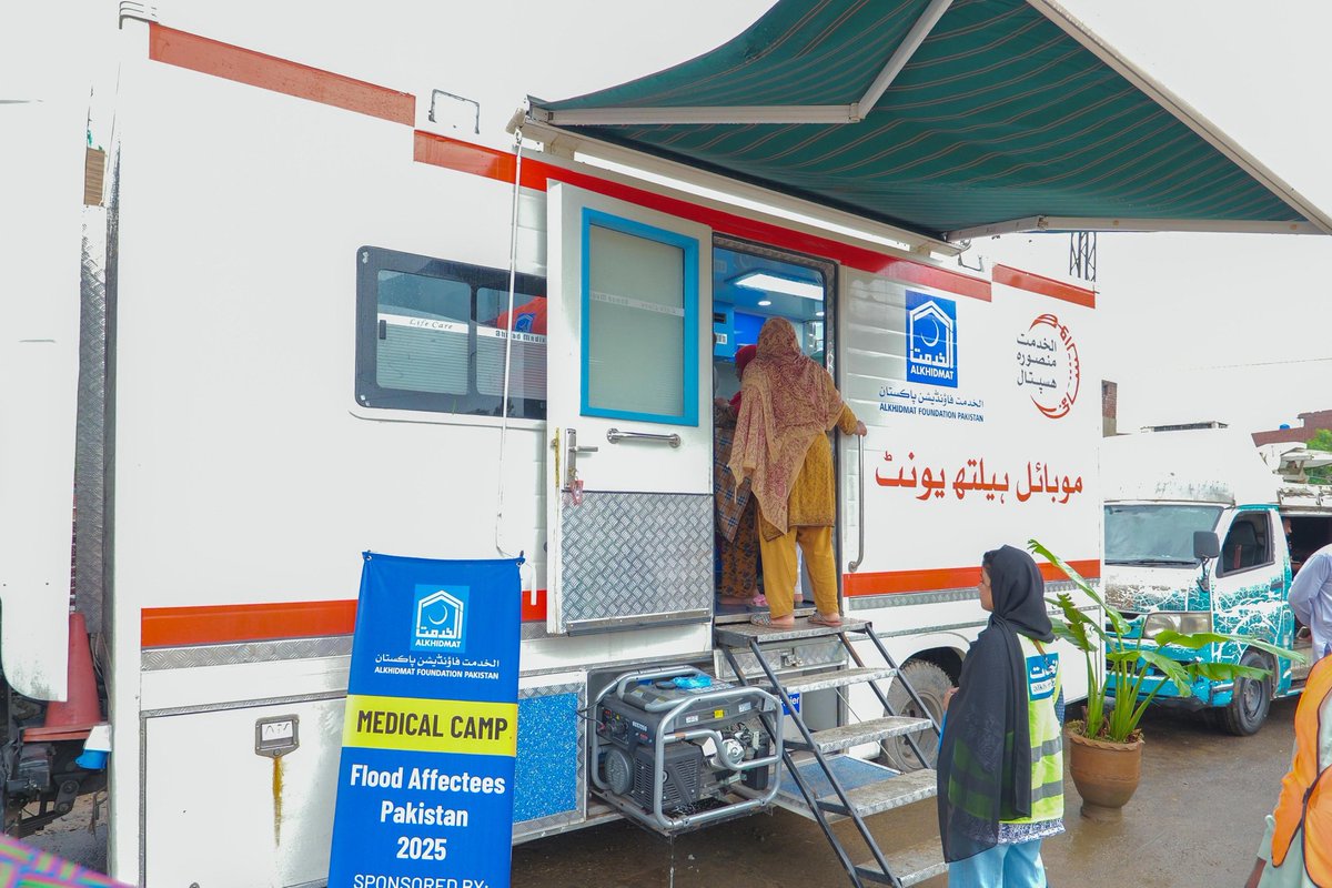 sohaibumer36's tweet photo. Alkhidmat doctors, teams, volunteers = Real Heroes.
#AlkhidmatFloodsResponse https://t.co/krgsqauQmN