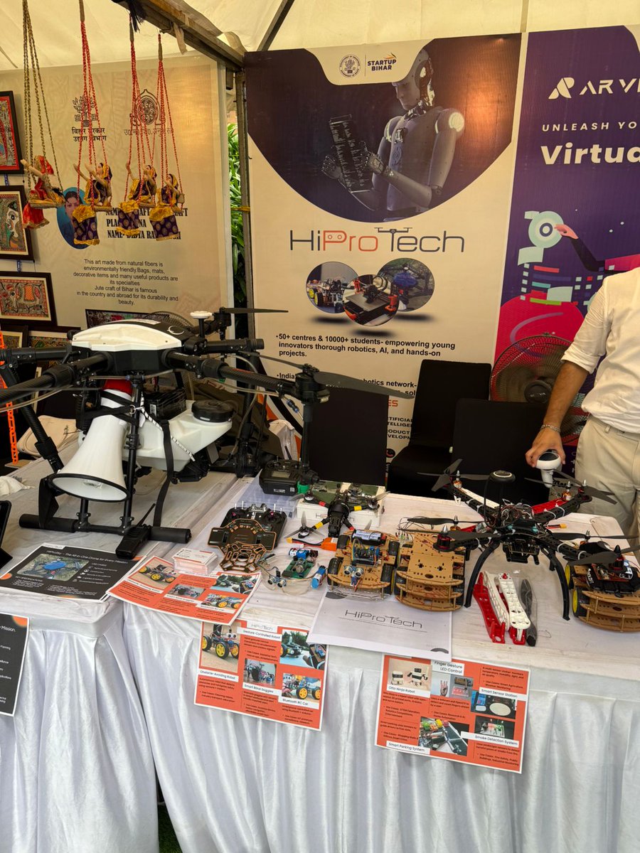 IndustriesBihar's tweet image. होटल ताज, पटना में जिलों के समग्र विकास पर राष्ट्रीय सम्मेलन के दौरान उद्योग विभाग की प्रदर्शनी ने स्थानीय उत्पादों और निवेश अवसरों की झलक पेश की।

@mishranitish @gadbihar

#BiharUdyog #DistrictDevelopment #VocalForLocal #AtmanirbharBihar