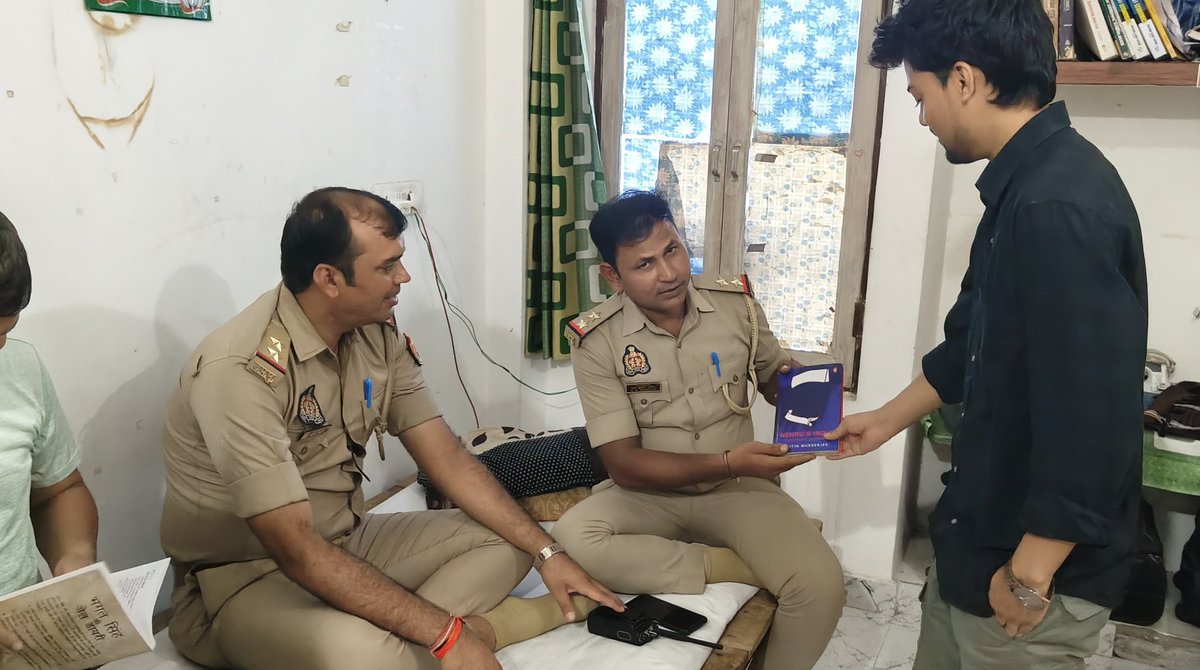 मेरी BPSC की परीक्षा हैं,लेकिन पुलिस द्वारा मुझें कमरे से कही भी निकलने पर रोक लगा दी हैं, आख़िरी ये डर क्यों हैं?
क्या <a href="/narendramodi/">Narendra Modi</a> जो खुद को ओबीसी समाज से आने की बात करते हैं उन्हें बीएचयू छात्रावासो में ओबीसी आरक्षण लागू करने और नॉन नेट फेलोशिप बढ़ोतरी की मांगो से डर लगता है।