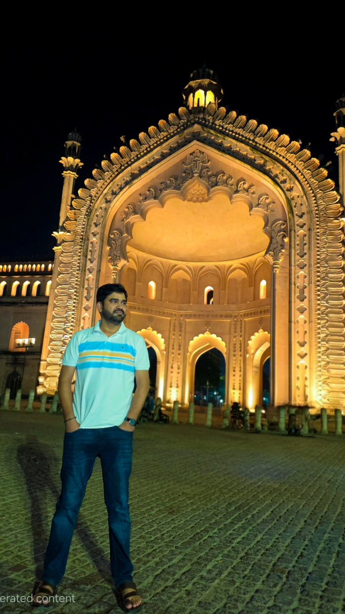 वह आबो हवा वो सुकून कहीं और नहीं मिलता
 मिलते हैं बहुत शहर मगर लखनऊ सा नहीं मिलता
#Lucknow