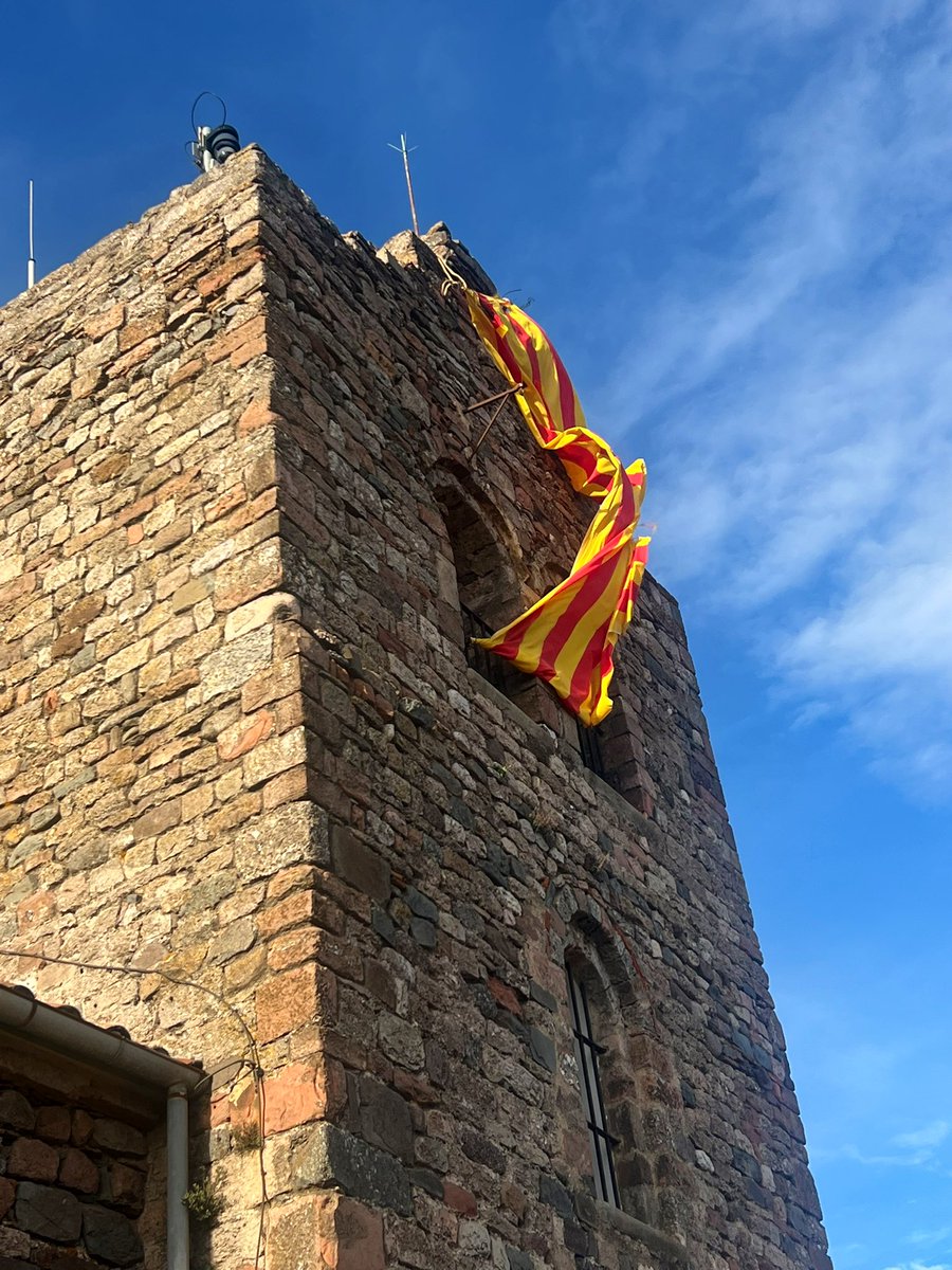 Bona Diada de Catalunya a tothom!

Avui des de la Mola!