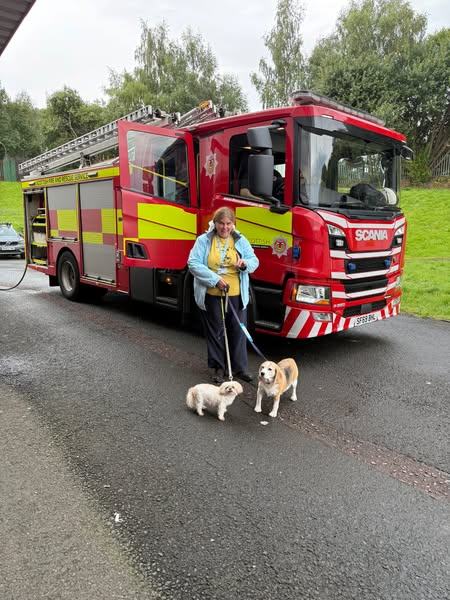 In South Lanarkshire: 𝐓𝐡𝐞𝐫𝐚𝐩𝐞𝐭® attended the 𝑺𝒖𝒊𝒄𝒊𝒅𝒆 𝑷𝒓𝒆𝒗𝒆𝒏𝒕𝒊𝒐𝒏 𝑭𝒐𝒐𝒕𝒃𝒂𝒍𝒍 𝑴𝒂𝒕𝒄𝒉 at 𝑯𝒂𝒎𝒊𝒍𝒕𝒐𝒏 𝑪𝒐𝒎𝒎𝒖𝒏𝒊𝒕𝒚 𝑺𝒕𝒂𝒅𝒊𝒖𝒎... 𝐓𝐡𝐞𝐫𝐚𝐩𝐞𝐭𝐬: 𝐃𝐞𝐥𝐥𝐚, 𝐁𝐨𝐧𝐧𝐢𝐞 &amp; 𝐈𝐯𝐲 had a great time...🐾🐾
<a href="/TherapetC/">@Therapet-CCST</a>  <a href="/CanineConcern/">CanineConcernTrust</a>