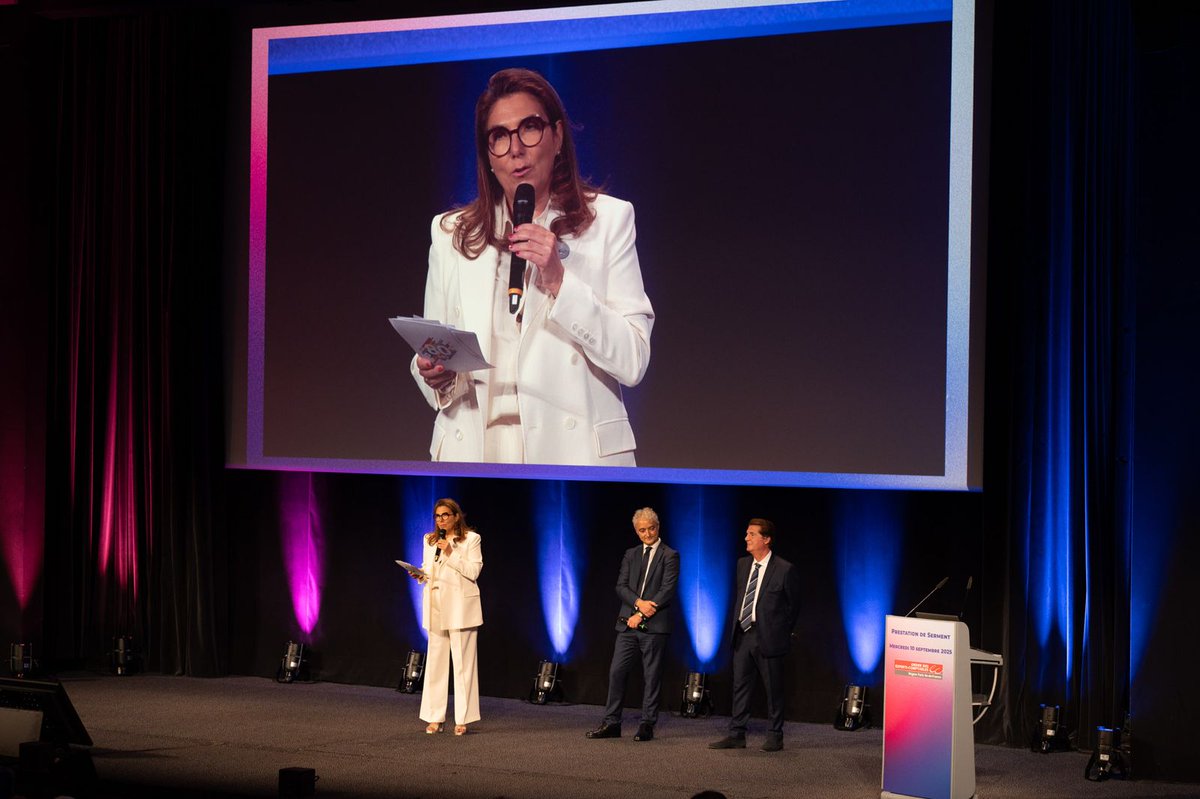 #UE2025 - Bienvenue aux nouveaux diplômés ! 👩‍🎓👨🏾‍🎓
Hier soir, la profession accueillait les nouveaux experts-comptables franciliens à l'occasion de la prestation de serment. Un moment chaleureux et émouvant.
Un grand merci au parrain de cette édition : François Mattens.