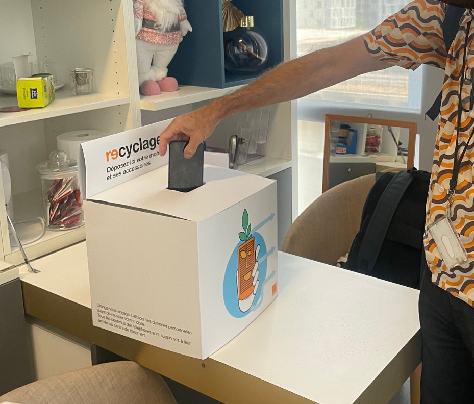 🔄 La rentrée à la Tour Marseillaise, c’est aussi pour la planète !

Du 02 au 30/09, déposez votre mobile usagé dans l'urne de collecte.
<a href="/Orange_France/">Orange France</a> &amp; <a href="/SodexoFrance/">SodexoFrance</a> s'associent pour le recyclage de vos mobiles.

Offrez-lui une seconde vie, réduisez votre empreinte et soutenez