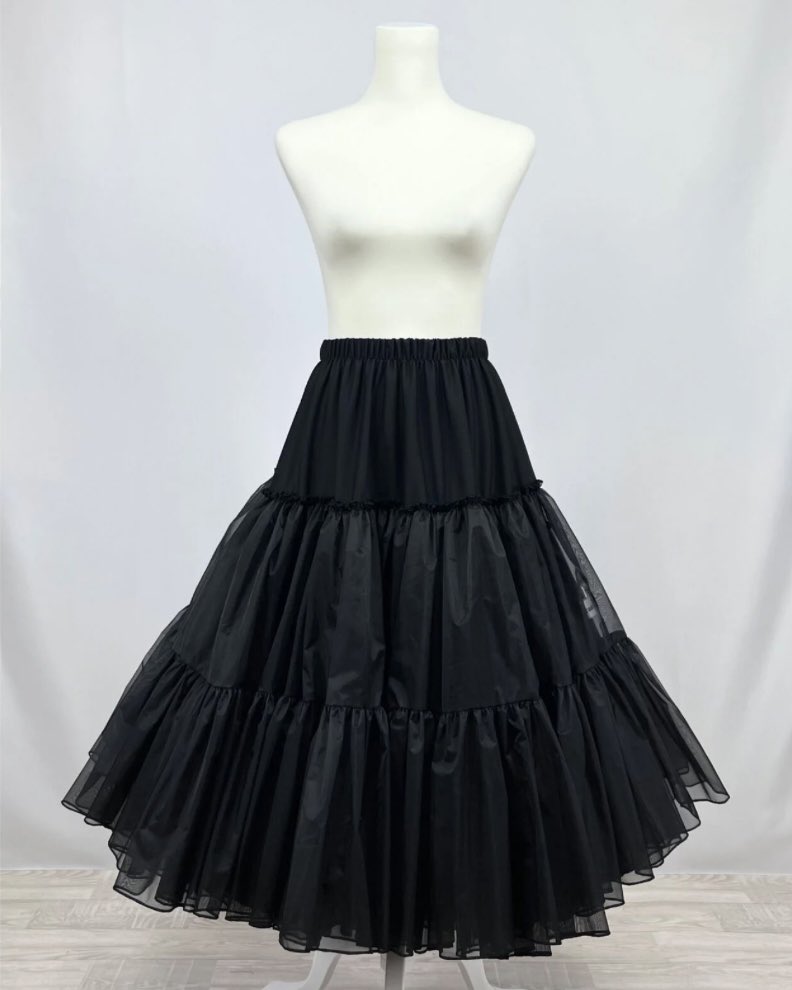 【ATELIER PIERROT】ボリュームパニエ　Black ボリュームのある柔らかい素材を使用した黒のパニエを販売する
