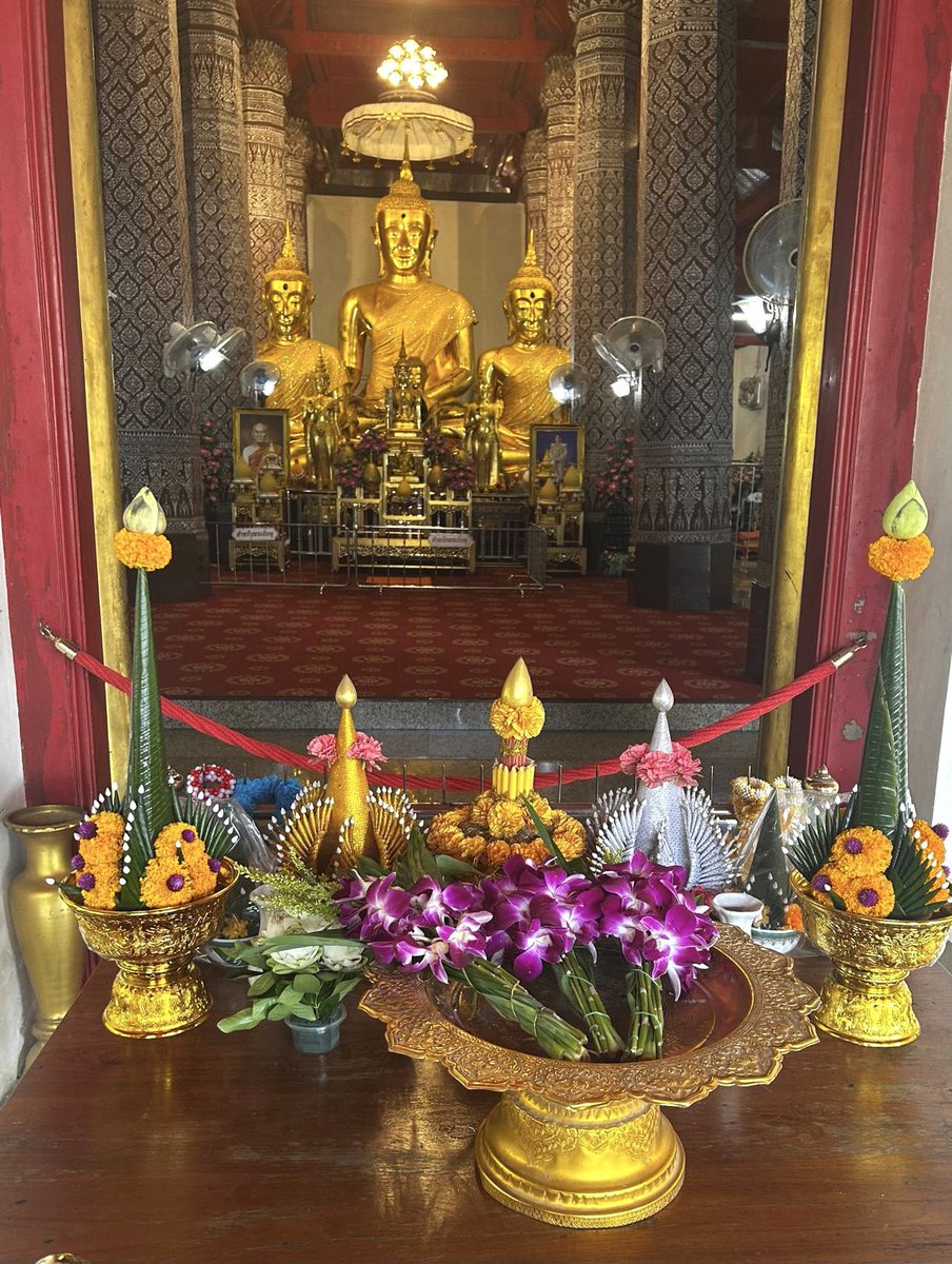 Ayutthaya in Thailand 🇹🇭 has many wonderful temples to visit. Hire a Tuk-tuk and get around. Well worth it… 💥💥💥 … #tandjos25