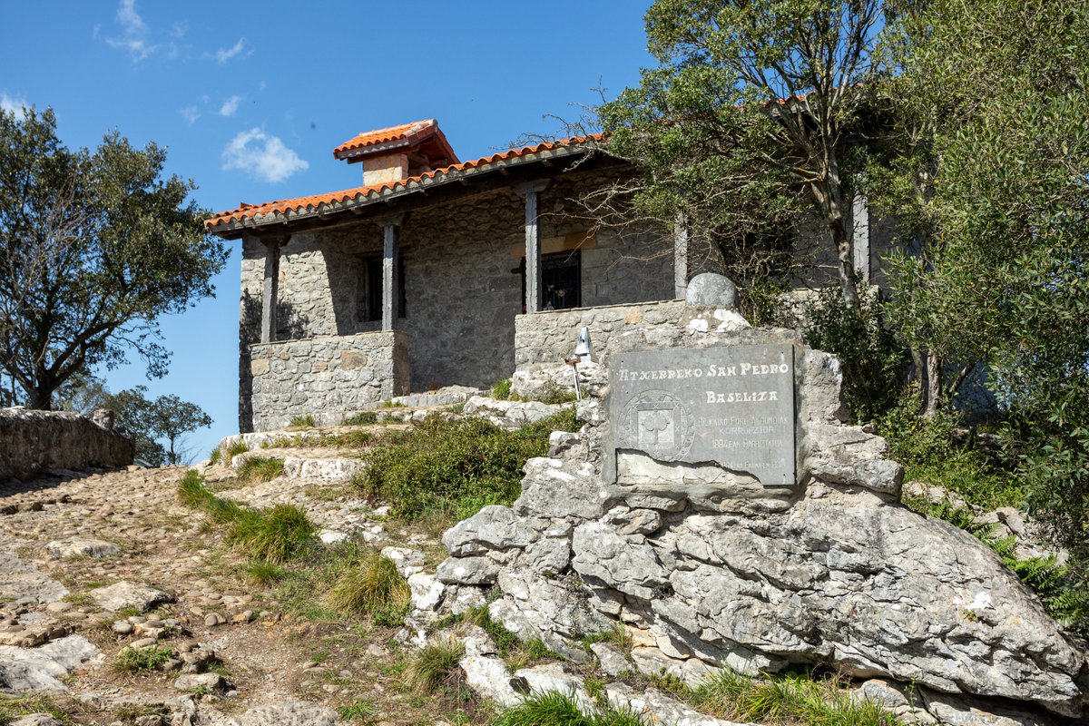 🌅 Atxarreko begiratokitik, Urdaibai gordetako sekretu baten modura agertzen da.

🌅 Desde el mirador de Atxarre, #Urdaibai se abre como un secreto bien guardado.

#visitbiscay #visiteuskadi #UrdaibaiBasqueReserve  #turismourdaibai #busturialdea #turismosostenible