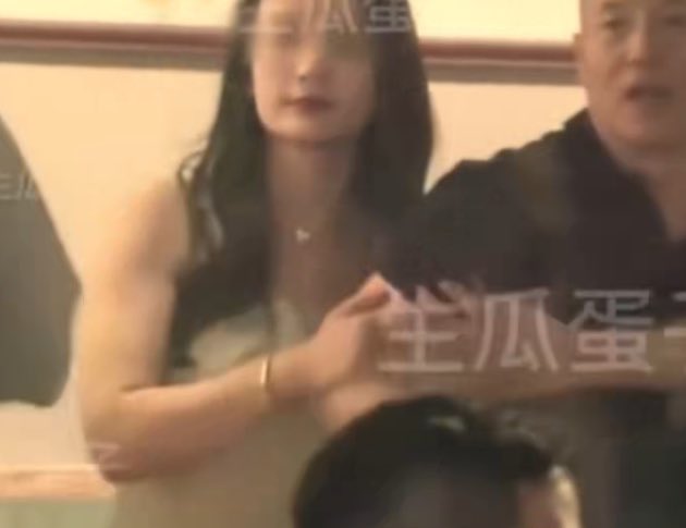 请叫我吃瓜王子！ tweet media