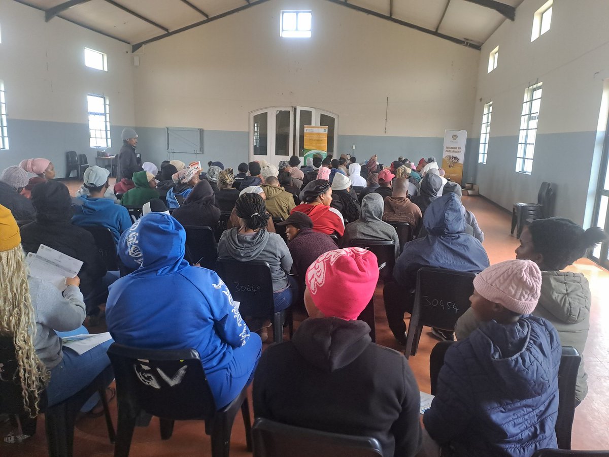 GCISGardenRoute's tweet image. Youth in numbers! Rural Kranshoek young people are coming out in their number to be educated about Democracy, freedom, and the importance of actively participating in the upcoming local government elections in 2026.
#2026LGE
#ParliamentSA
#gcis
#IEC 
#BitouMunicipality 
#GovZA