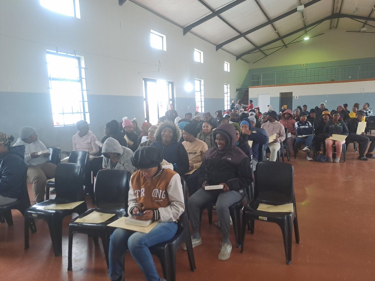 GCISGardenRoute's tweet image. Youth in numbers! Rural Kranshoek young people are coming out in their number to be educated about Democracy, freedom, and the importance of actively participating in the upcoming local government elections in 2026.
#2026LGE
#ParliamentSA
#gcis
#IEC 
#BitouMunicipality 
#GovZA