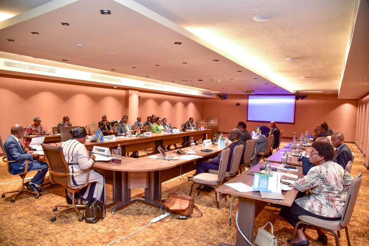 Carolyne tweet media