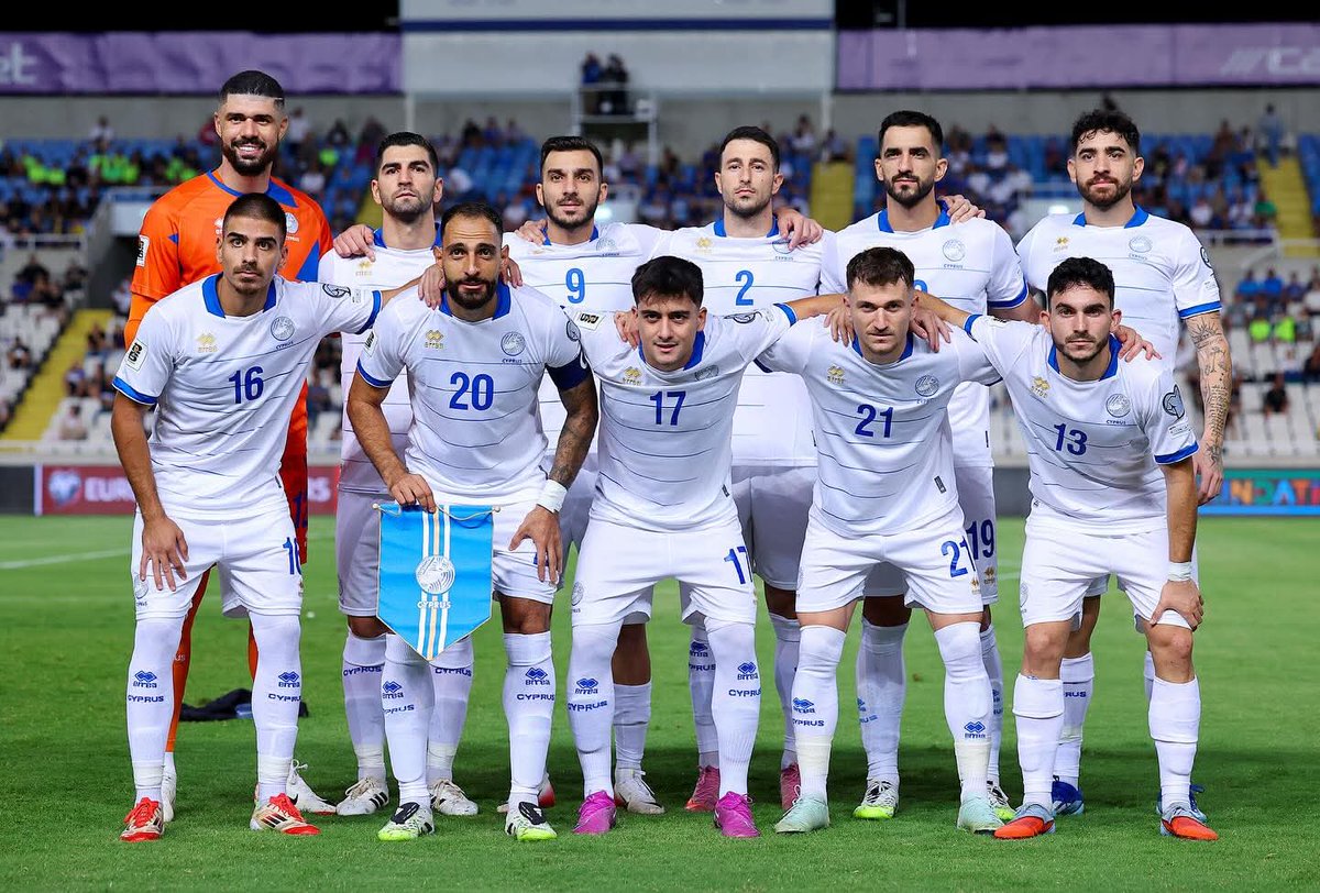 VeronaArb's tweet photo. غريغوريس كاستانوس لاعب وسط هيلاس فيرونا شارك في المباراة كاملة مع منتخب بلاده قبرص ضد رومانيا ضمن تصفيات كأس العالم 2026 🟡🔵
كاستانوس حمل شارة القيادة وصنع الهدف الأول.
#WCQ2026 #CYPROU 2-2 🇨🇾🇷🇴 https://t.co/q9i0TGi7De