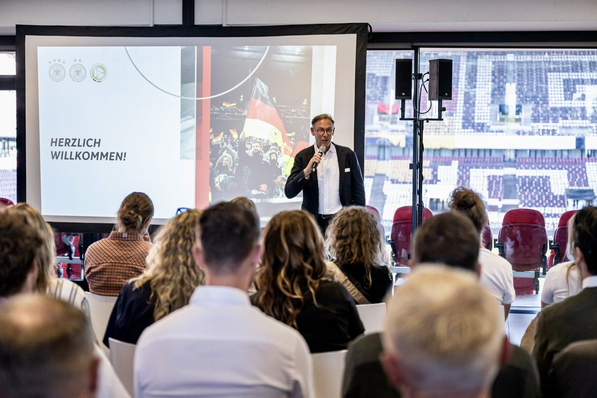 Andreas Beck (@andreasbeck87) on Twitter photo Successful evening for our <a href="/DFB_Team_EN/">German Football</a> German national team with the 3-1 World Cup qualifier win over Northern Ireland! 🇩🇪
Great to attend the inaugural meetup for former German national team players
(+1,800 international caps combined) and witness the tribute to <a href="/matshummels/">Mats Hummels</a>. Successful evening for our <a href="/DFB_Team_EN/">German Football</a> German national team with the 3-1 World Cup qualifier win over Northern Ireland! 🇩🇪
Great to attend the inaugural meetup for former German national team players
(+1,800 international caps combined) and witness the tribute to <a href="/matshummels/">Mats Hummels</a>.