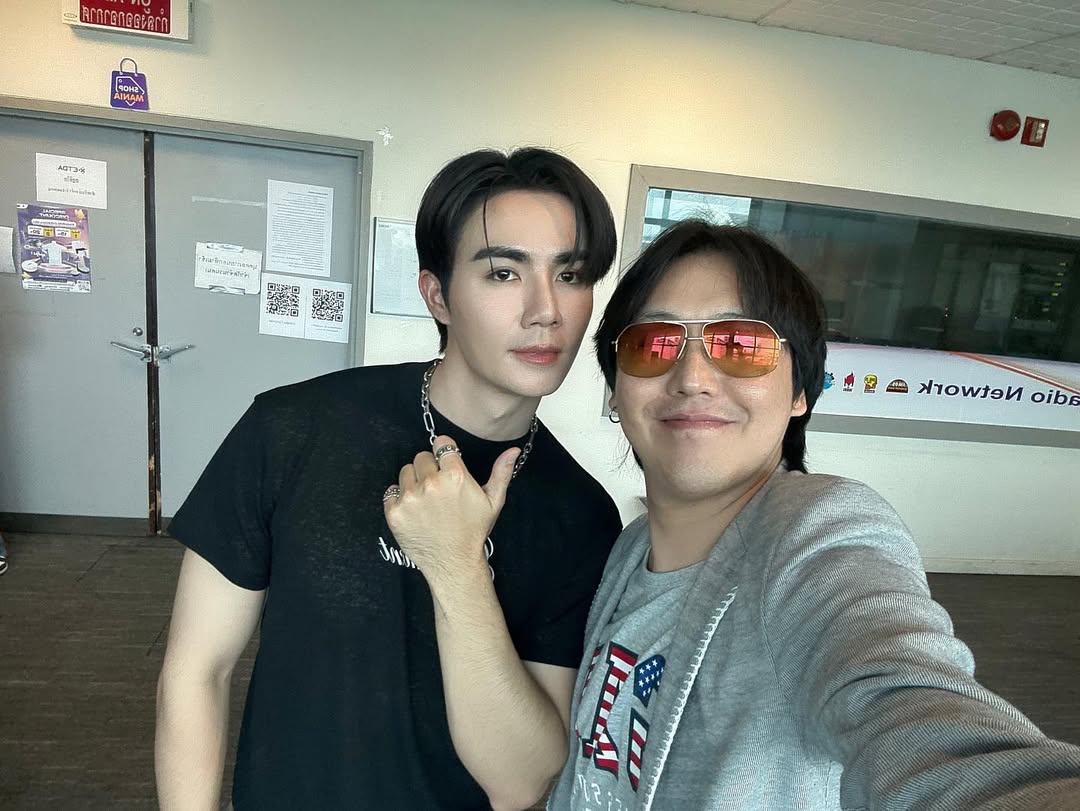 IG : dongsira 

ZEE 2ND SINGLE PRESS
#ZeePrukStationPressTour
#BreakingHeartStation

#ZeePruk  <a href="/zee_pruk/">Z</a>