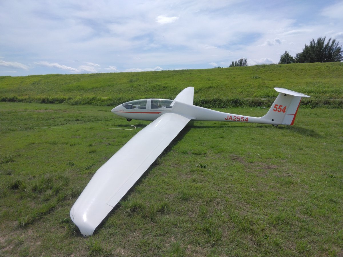 公益社団法人宮城県航空協会 SAM(Sky Association of Miyagi) (@gliderkakuda) on Twitter photo 9月13日から15日の3連休もフライト実施します。
期間中は9時集合。
14日は10:00から子供グライダー教室開催予定です。ご協力をお願いいたします。
ライセンサーの方はソロでの飛行前に同乗でサブG体験とスピンからの回復TRNGを実施します。
各自熱中症対策をしっかりとして参加して下さい。 9月13日から15日の3連休もフライト実施します。
期間中は9時集合。
14日は10:00から子供グライダー教室開催予定です。ご協力をお願いいたします。
ライセンサーの方はソロでの飛行前に同乗でサブG体験とスピンからの回復TRNGを実施します。
各自熱中症対策をしっかりとして参加して下さい。