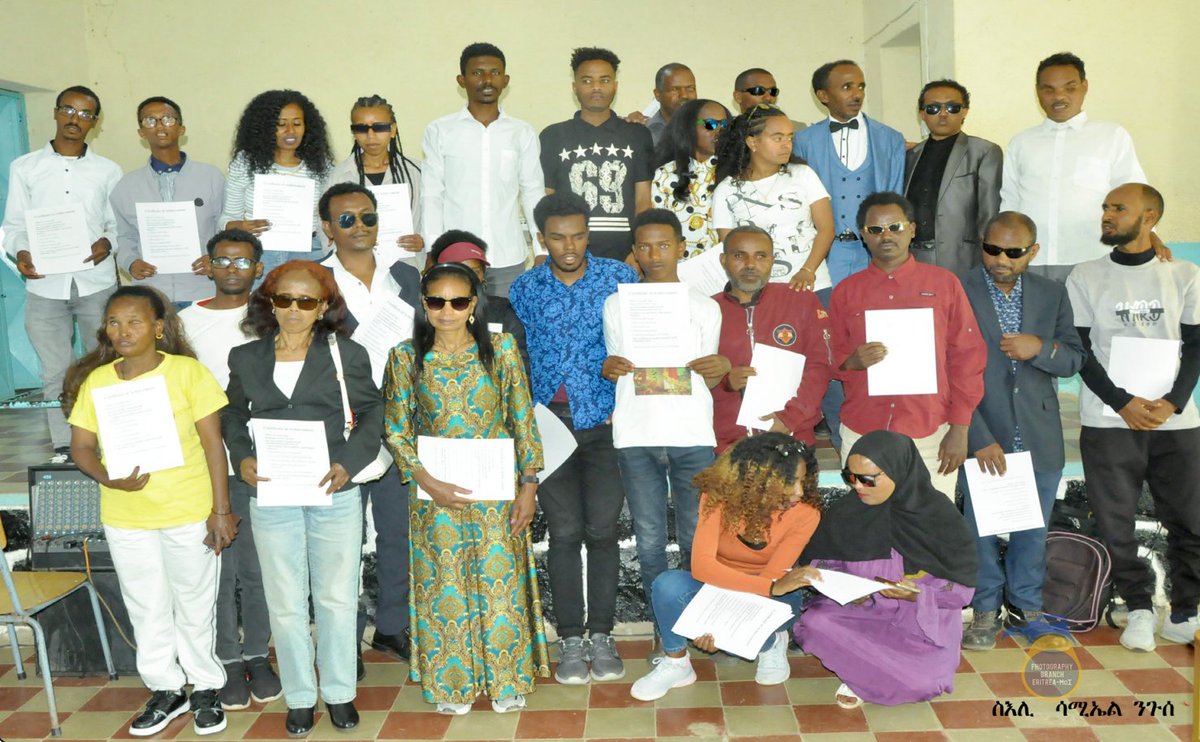 GhideonMusa's tweet photo. ሃገራዊ ማሕበር ዓይነ-ስዉራን ኤርትራ፡ ንኽልተ ኣዋርሕ ብዝተፈላለየ ሞያ ከሰልጥኖም ዝጸንሐ 35 ኣባላቱ፡ ብ6 መስከረም ኣብ ኣዳራሽ ቤት ትምህርቲ ዓይነ-ስዉራን ኣብርሃ ባህታ ኣመሪቑ።

ሰልጠንቲ፡ ብዝተፈላለየ ዓውድታት ኮምፕዩተር፡ ኣርትዖት ድምጽን ሙዚቃን ዝርከቦ ንዓይነ-ስዉራን ዝሕግዝ ስልጠናታት ከምዝቐሰሙ፡ ኣወሃሃዲ ናይ’ቲ መደብ ኣቶ ኢሳይያስ ተስፉ ኣብ’ቲ ናይ ምምራቕ ኣጋጣሚ ኣብ ዘስመዖ ቃል ሓቢሩ።

ጋዜጣ ሓዳስ ኤርትራ