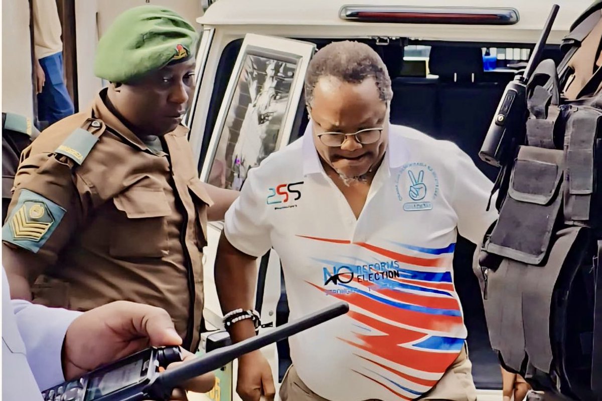 MariaSTsehai's tweet photo. 🔥✊🏽
“Siwaombi majaji chochote!Mtakachoamua, msiamue kwa huruma. Muamue yote kwa haki na kwa mujibu wa viapo vyenu. Msinihurumie na sihitaji huruma yenu nahitaji muamue kwa haki.”

Tundu Antipas Lissu
11 Septemba 2025
Mahakama Kuu D’Salaam https://t.co/jmLdjT2DkW