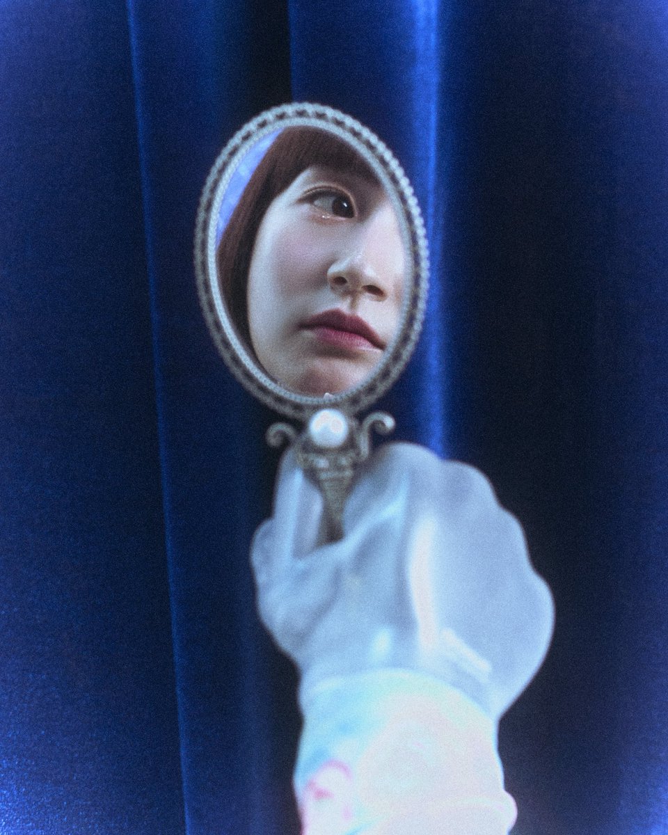 rocky_days_'s tweet image. a mirror of truth