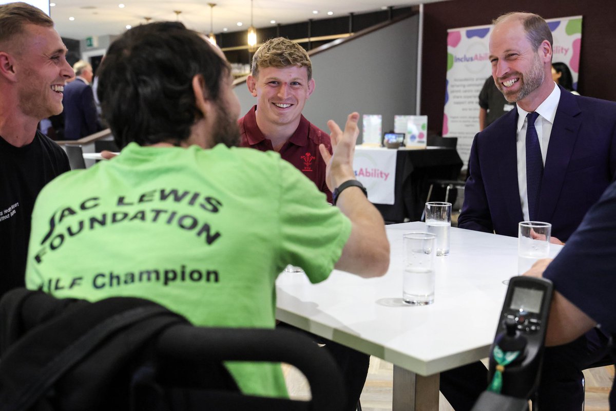 WelshRugbyUnion's tweet image. 🚨 The WRU, in partnership with the @JacLewisFdn and @KensingtonRoyal Foundation, has launched a new mental health hub at @principalitysta. 🤝

The hub is designed to provide a preventative wellbeing and mental health service to local rugby clubs and the wider community. 👇

▶️…
