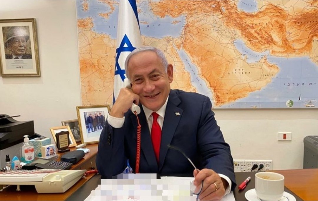 ElBibi18's tweet photo. Donc la France dit vouloir, et compte reconnaître pleinement l'État de la Palestine ce septembre (ce mois ci), et le 8 septembre, les députés destitue le premier ministre donc tout le gouvernement. Je crois que c'est une coincidence ... 🌍 https://t.co/TQ2ONkCedX