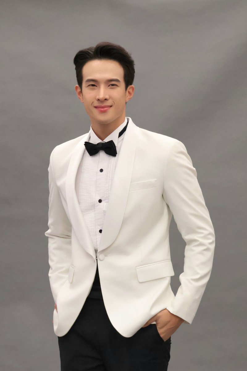 STARSOCIETY_TH's tweet image. “เจมส์ มาร์” โดดลงละครเวทีครั้งแรก พลิกบทบาทขายขำ!! 
ยกขโยงชวนแฟนๆ มาสรวนกันจนปวดตับ  ใน “วันสละโสดกับโจทก์เก่าๆ เดอะสรวนมิวสิคัล”
thestarsociety.com/91051 

#เจมส์มาร์ #jamesma 
#พรูภัทรจารีย์
#แพร์พิชชาภา #pearpitchapa 
#วันสละโสดกับโจทก์เก่าๆเดอะสรวนมิวสิคัล
#เดอะสรวนมิวสิคัล