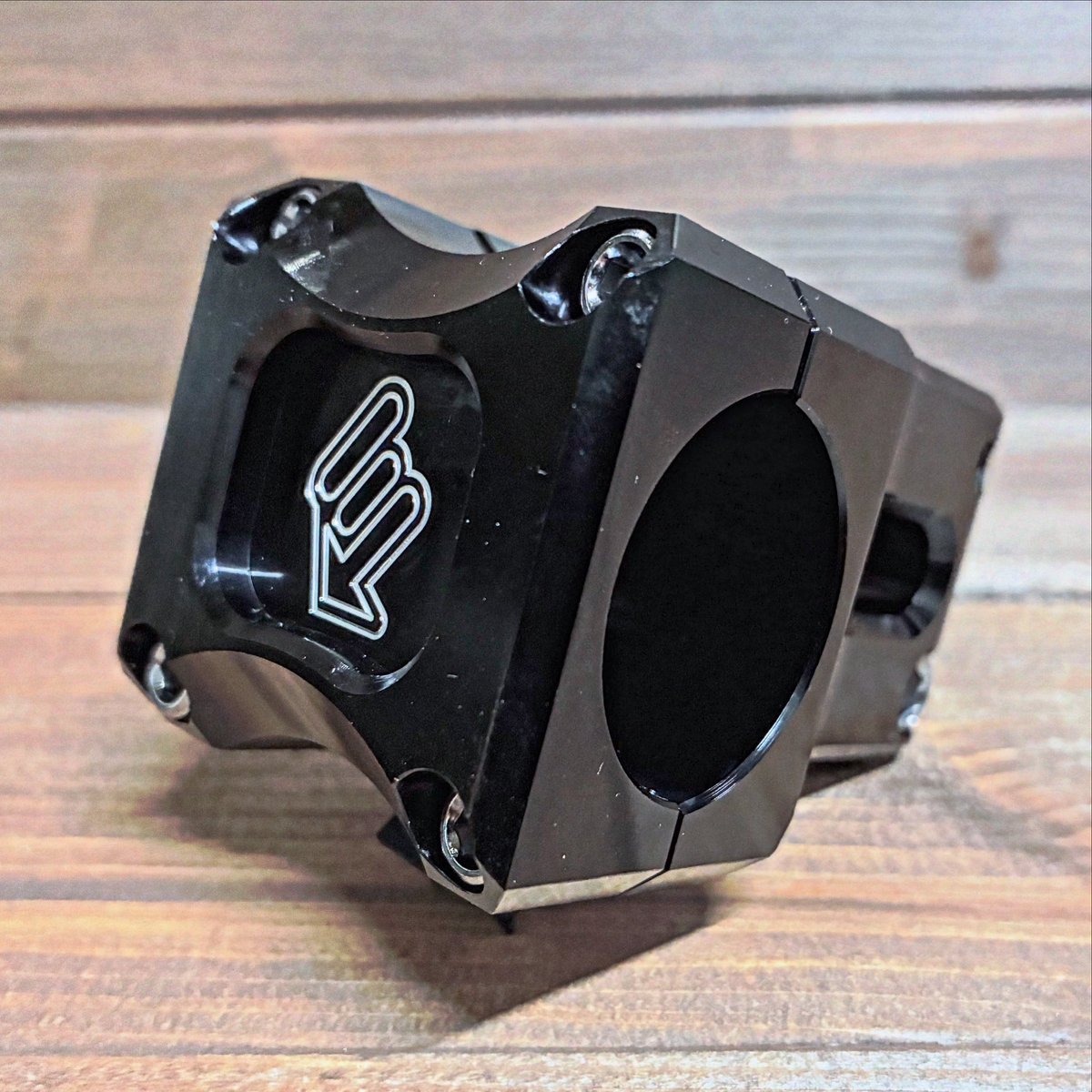 ランチパット用に
B.M.Wのステムごってむ