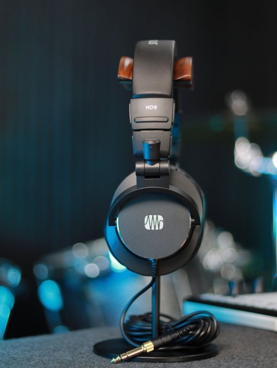 irukka_musicals's tweet image. 🎧 Hear Every Detail. Feel Every Beat.

The #PreSonus #HD9 delivers precision, comfort &amp;amp; clarity with deep bass + superior isolation. 

Perfect for mixing, tracking &amp;amp; critical listening. 🔊

👉 Shop now at irukka.com

#Irukka #StudioGear #Sound  #NeverSettleForLess