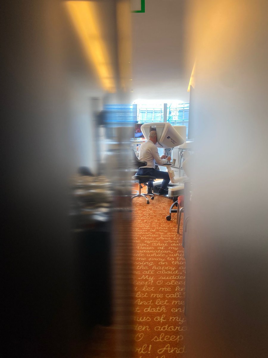 European Association of Urology (EAU) (@uroweb) on Twitter photo Two photos you won’t see anywhere else: Profs Breda and Mottrie at work in the #ERUS25 congress hotel in London, operating on patients in Beijing and Aalst respectively. Two photos you won’t see anywhere else: Profs Breda and Mottrie at work in the #ERUS25 congress hotel in London, operating on patients in Beijing and Aalst respectively.