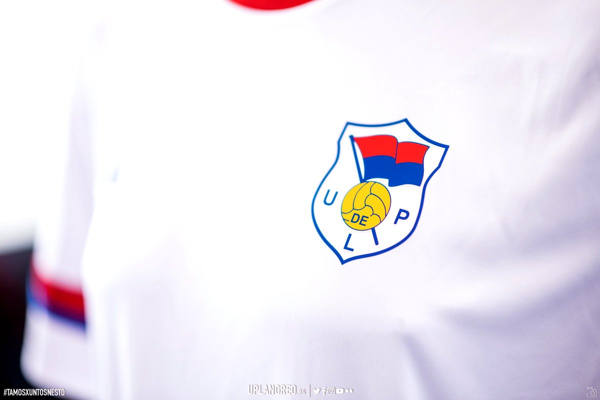 UPLangreo's tweet photo. 🆕👕 Os presentamos nuestra nueva tercera equipación para esta temporada.

🔵🔴 #TamosXuntosNesto https://t.co/G2yKsNEdbm