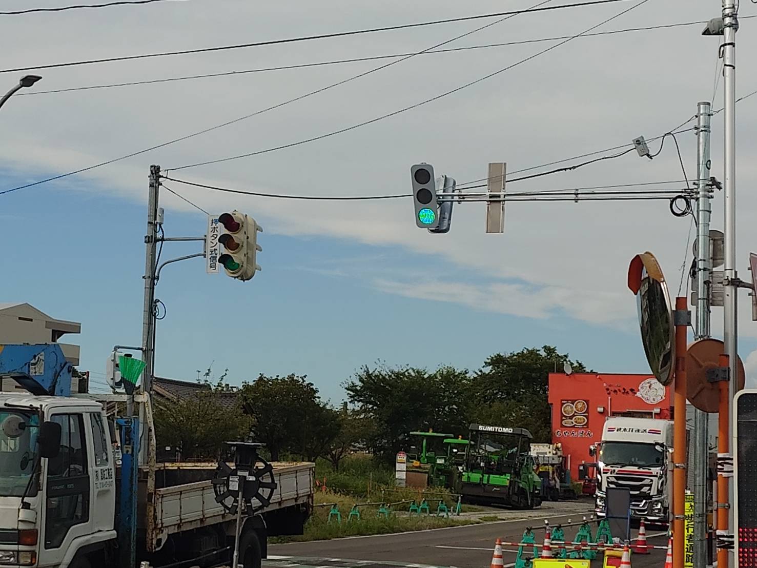 miiiii エネオス 交番 駐車場 信号機×2 陸橋 つながる道路 E88 京滋バイパス・E1 名神高速道路（瀬田東JCT・IC～久御山JCT