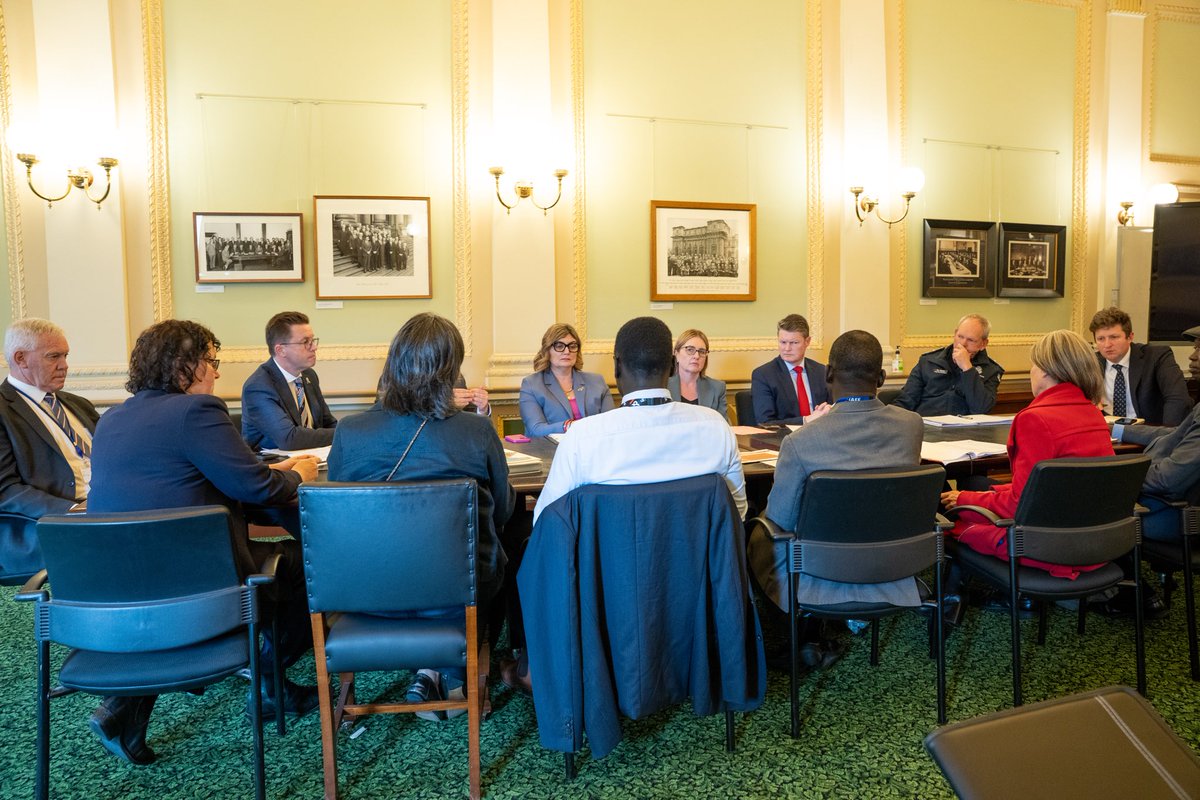 JacintaAllanMP's tweet image. Today I convened the South Sudanese Australian Youth Justice Expert Working Group to speak about the tragic events of the past week and to discuss what more can be done to make sure our community is safe. 

The solutions to the fight against violent crime can't just be imposed…