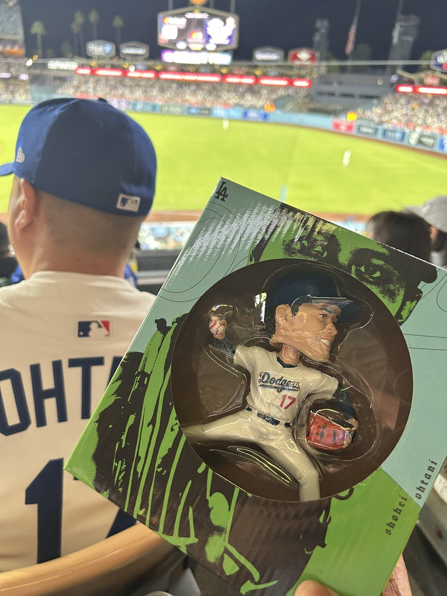 ドジャースタジアムは気温24℃で気持ちよくて、入場特典は大谷選手の