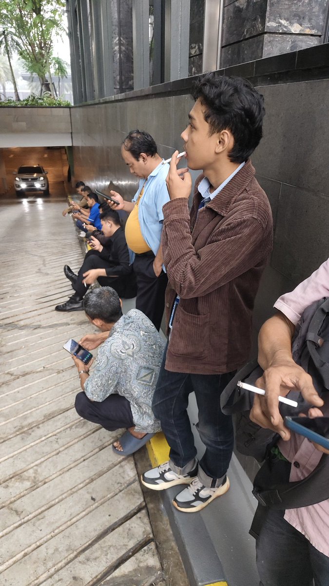 Ngerjain kerjaan gedung dia nih <a href="/fhlvylpz/">Lepiiyyy</a>