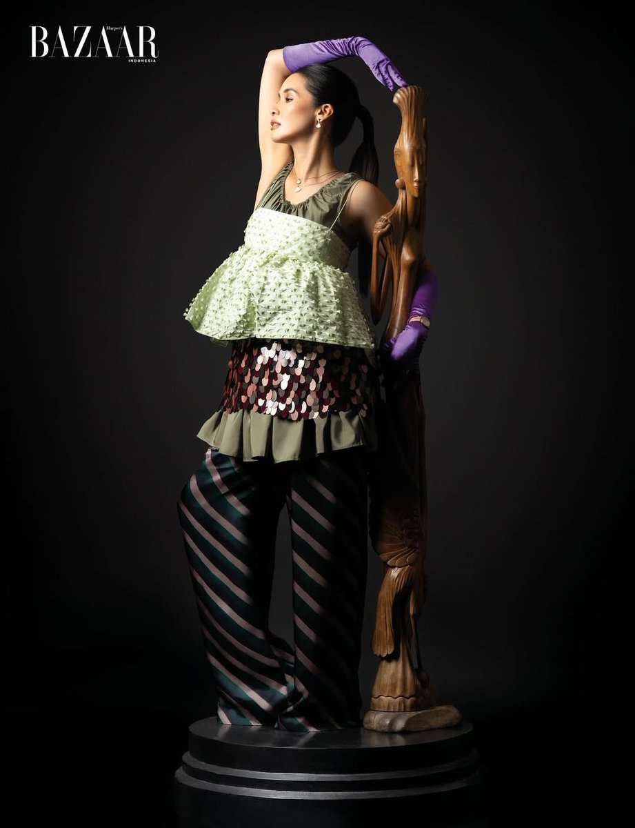 Marsha Timothy covers the September ICONS issue of Harper’s BAZAAR Indonesia.

📸: Nicoline Patricia Malina