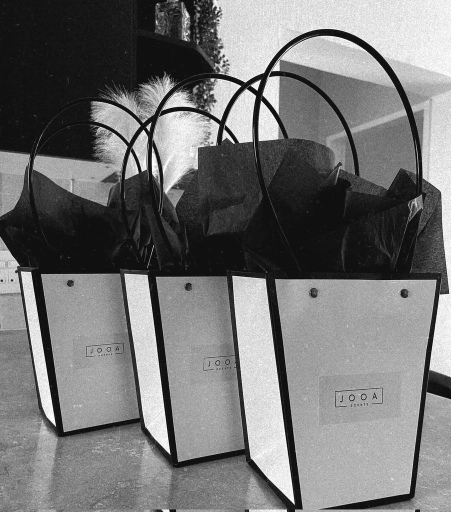 Hi Family 🥰

Milano by @Jooa_scents has officially hit the streets

Luxury fragrances have never felt this good 🤍 For only R800 , you can be the first to enjoy our great offering

Have yourself a great day 🤍🤍🤍