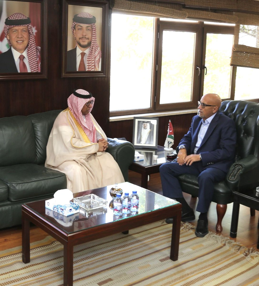 التقى سعادة القائم بالأعمال بالإنابة #محمد_بن_حسن__مونس <a href="/monis557/">M.MONIS</a> اليوم  معالي وزير المياه والري #رائد_ابوالسعود في مكتبه بمقر الوزارة<a href="/mwigovjo/">وزارة المياه والري-سلطة المياه-سلطة وادي الاردن</a> 
 
وجرى خلال اللقاء، بحث العلاقات السعودية الأردنية في الثروة المائية وسبل تعزيزها وتطويرها. 🇯🇴🇸🇦