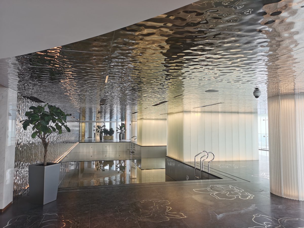 bwt_metal's tweet image. ✅316L stainless steel (1.5mm thickness) is used 
Project Overview: 
📍  Name: Shanghai Tower J Hotel
📏Scale: Ceiling of the Swimming Pool on the 84th Floor
🔍Material: BWT Water Ripple-C002
💡 Area: 1,600m²
🏗️Progress: Completed
#interiordesign  #mirrorceiling