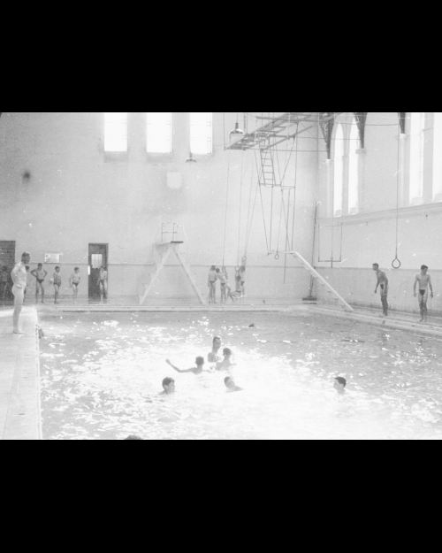 Visit_WestEnd's tweet photo. 🏊 Explore the Western Baths through 1955 photos! Celebrating 150 years next year, this A-listed gem features Scotland's few remaining Turkish Baths and showcases stunning Gothic and Byzantine architecture. 📷 source: Virtual Mitchell https://t.co/Nh3wTUf6BO