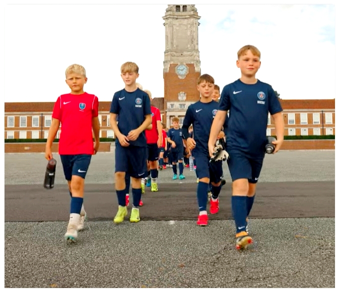 Fantastic 2026 UK Football summer camp!
Here is the new Fantastic 2026 UK Football summer camp in England with this new residential PSG Academy UK summer campus near Ipswich, Suffolk!
paris-move.com/fantastic-2026…