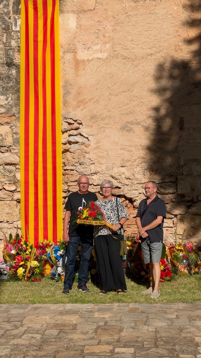 Bona Diada Nacional!!! El Centre d’Estudis, amb les associacions i entitats de Torredembarra, a l’Ofrena floral de l’11 de setembre