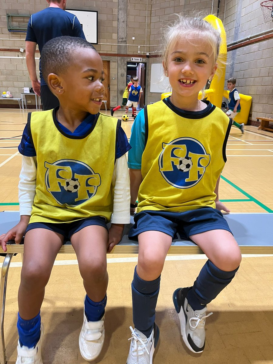 🗣 WITHIN MY SESSIONS, I am a big advocate of children learning from one another..

For both children, it could be the start of a new friendship, coaching is all about spotting little opportunities to develop children!