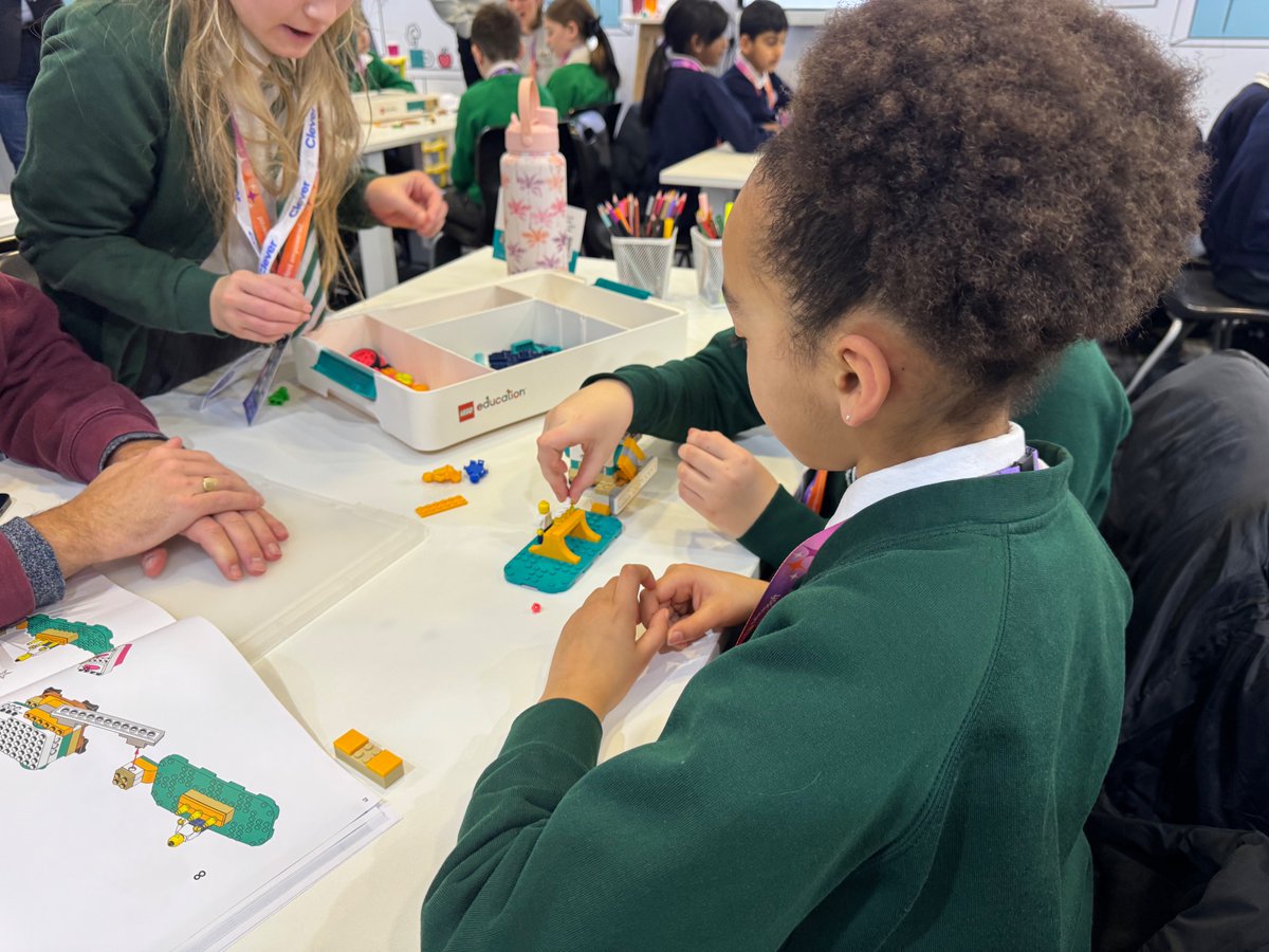 raisingrobots's tweet photo. 👁️Saw it at #BETT25 and want to learn more?
Join us! FREE #LEGOEducation Science workshop for teachers @MagnaScience, Rotherham – 23 Oct... meet your #science teacher friends!
🙌 Hands-on activities
🧱Try out sample lessons
🎁 FREE LEGO gift!
👉 Register: https://t.co/DZiEhhgCE3 #MagnaScience #STEM #ScienceTeachers #Rotherham