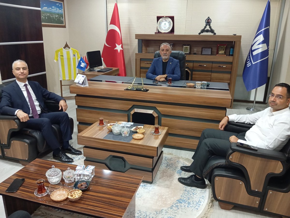 Halkbank Muş Şube Müdürü Sayın Hakkı SUALP ve Kobi Müşteri ilişkileri yetkilisi Sayın Mehmet Önder BİNGÖL Odamızı ziyarette bulundular. 
Nazik ziyaretlerinden dolayı kendilerine teşekkür ederiz.