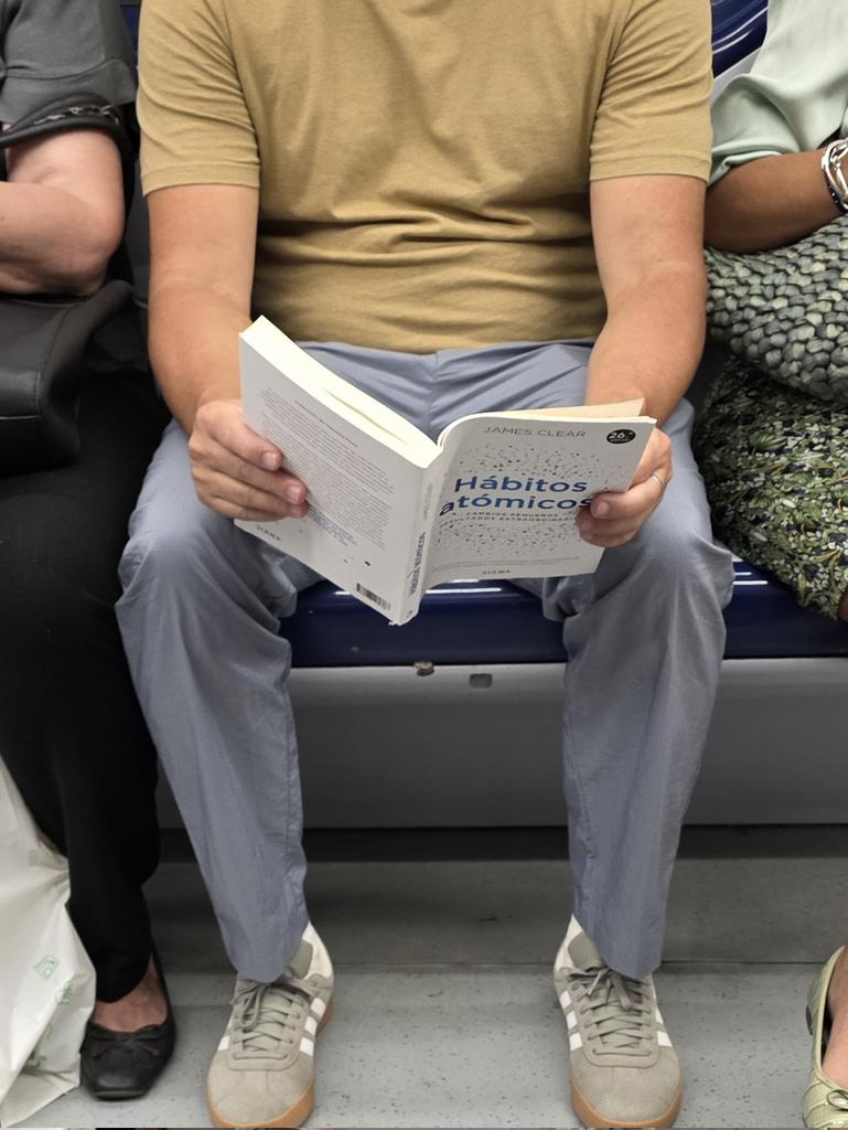 Hab́itos atoḿicos: cambios pequeños, resultados extraordinarios, James Clear