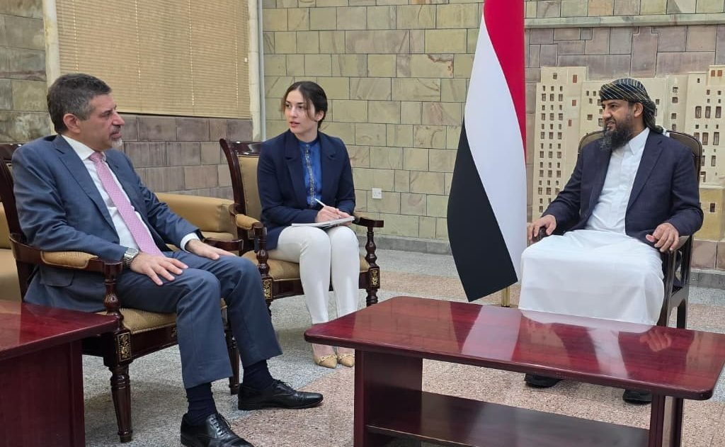 Ambassador Fagin and Presidential Leadership Council VP Abdulrahman Al-Maharami met in Abu Dhabi to discuss the economic and service challenges facing Yemenis as a result of continued Houthi threats. The Ambassador also commended PLC VP Abu Zara’a and his Giants Brigades for