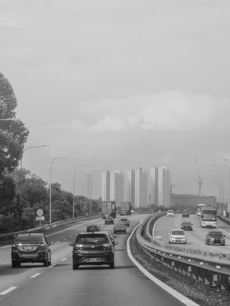 govoes's tweet photo. selalu suka liburan ke Malaysia 🇲🇾

infrastruktur bagus,
truk dan bus besar nyetirnya di jalur lambat,
lokasi foto di tempat umum tidak dipungut biaya,
orang2nya ramah,
makanannya enak banget dan affordable,
udah bisa bayar pake QRIS,
jalanan bersih,
jarang ada yang klakson

we'll be back again!