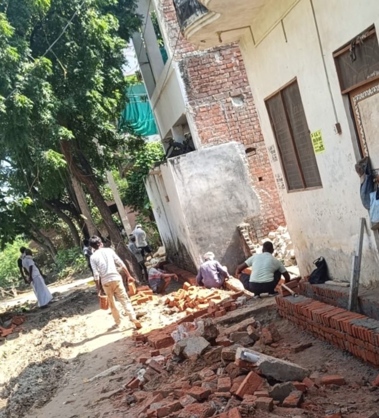 @nagarnigamprayagraj
<a href="/DmPrayagraj/">DM Prayagraj</a>
<a href="/DCPYNagarPrj/">DCP YAMUNA NAGAR PRAYAGRAJ</a>
यमुनापार क्षेत्र के नैनी थाने क्षेत्र के अंतर्गत शंकरनगर
धनुहा गांव में विजय बहादुर यादव द्वारा 5 फिट रोड पर अवैध निर्माण कर लिया गया है जिससे रास्ते में आवागमन बाधित हो गया है ,कृपया संज्ञान में लेकर कार्यवाही करे