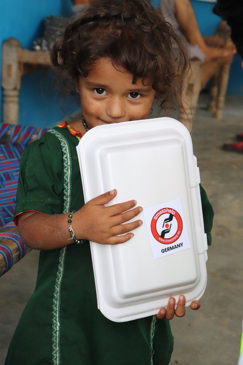TimetoHelpUK's tweet image. 🇵🇰 Pakistan Flood Relief Update

Thanks to your generous donations, our team has been on the ground delivering life-saving aid to families affected by the devastating floods. 💛

🍚 Hundreds of hot meals have been served
🛖 Families received tents for shelter
🥖 Food packages…
