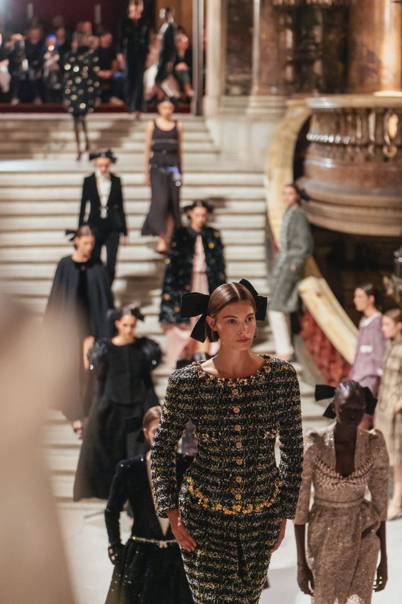 fashionspotterr's tweet photo. Happy fashion week 🤎 https://t.co/R7O4g87Tx3
