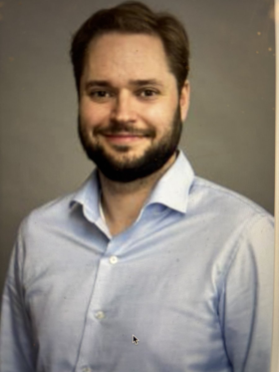 Vandaag nam het uitstekende raadslid Dennis Tak afscheid van de Rotterdamse gemeenteraad. 

Hij is op 29 oktober kandidaat voor @groenlinkspvda. 

Hoewel ik nooit op deze partij zal stemmen, zou ik tegen mensen willen zeggen: als je dan tóch beslist op deze partij wil stemmen,